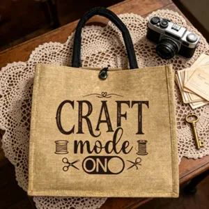 Detailansicht der Retro Jute-Tragetasche mit englischem Handwerksdruck, grosse Jutetasche.
