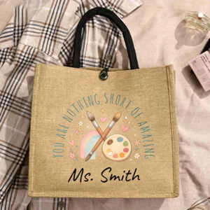 Personalisierte Jute-Tragetasche mit Namen als perfektes Geschenk für tolle Lehrer.