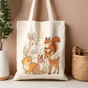 Borsa shopper in tela con stampa di animali della foresta, vista dettagliata pratica.