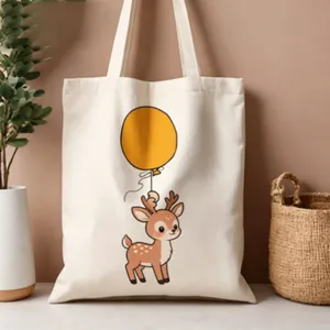 Borsa in tela con grazioso cervo e palloncino giallo, esposta in un ambiente accogliente.