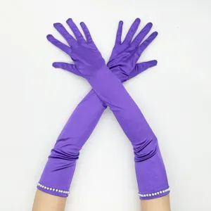 Lunghi guanti da opera in raso viola con perle, perfetti per feste e cosplay anni 20.