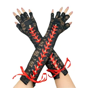 Gants sans doigts en dentelle noire avec rubans rouges pour cosplay, fêtes et mariages.