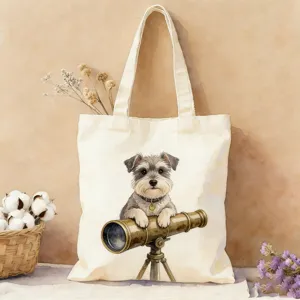 Detailansicht einer Stofftasche mit einem aquarellierten Schnauzerhund mit einem Fernrohr.