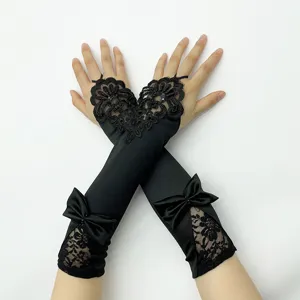 Guantes de encaje negro sin dedos con lazos de satén, elegantes accesorios de novia.