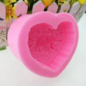Rosa Herz Silikonform mit Rosenblumen Muster fuer DIY Backen Schokolade und Seifenherstellung.
