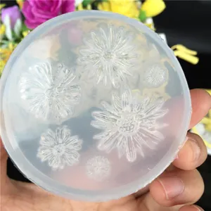 Molde de silicona con margaritas transparente para manualidades DIY, resina y arcilla.