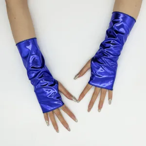 Glänzende blaue metallische fingerlose Handschuhe Detailaufnahme Kostüm Zubehör