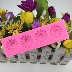 Stampo in silicone girasole rosa a 4 cavità per cottura, fondente e decorazione.