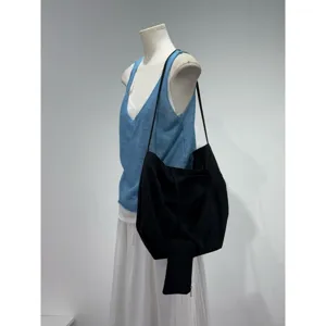 Grande borsa a tracolla nera, borsa per la spesa quotidiana minimalista e casual.