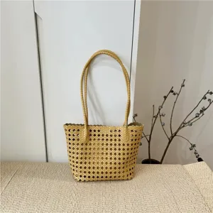 Sac cabas tissé jaune pour femmes, élégant sac à épaule de grande capacité pour l'emploi.