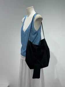 Borsa a tracolla nera grande capacità, shopper casual morbida per lavoro e tempo libero.