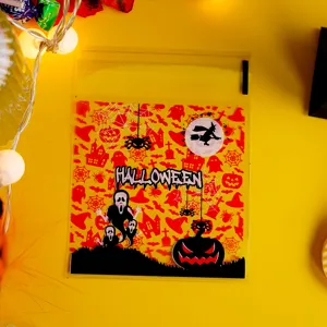 Πλαστικές τσάντες δώρου Halloween για καραμέλες με τρομακτικά μοτίβα φαντασμάτων.