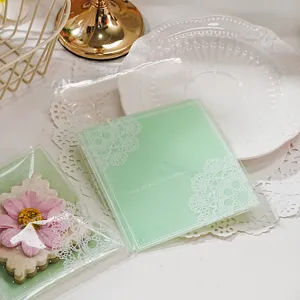 Muntgroene kanten zelfklevende cadeautasjes voor snoep, sieraden en kleine geschenken.