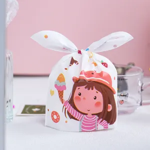 Bonita bolsa de embalaje de caramelos con orejas de conejo para snacks y regalos.