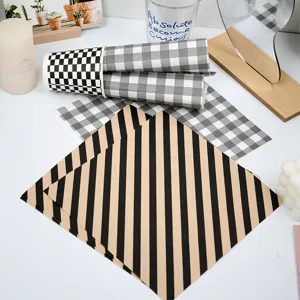 Checkered and striped greaseproof baking paper sheets for cake and sandwich packaging details.