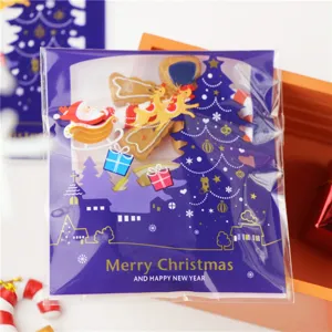 Weihnachtliche selbstklebende Keksbeutel mit süßem Weihnachtsmann und Tannenbaum Design.