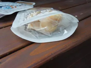 Klare Standbodenbeutel Verpackung mit Sichtfenster für Kekse und Snacks perfekt geeignet.