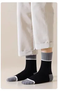 Men's crew socks comfortable breathable striped casual athletic socks for daily wear