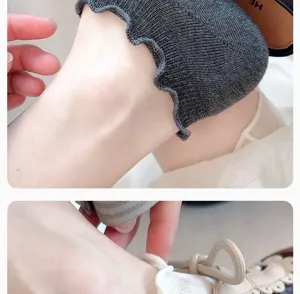 Thin lettuce edge shallow-cut cotton socks, breathable and comfortable for spring and summer.