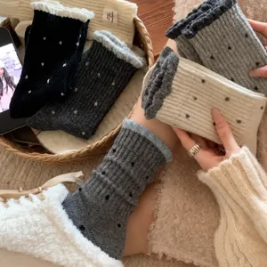 Women Vintage Polka Dot Crew Socks Retro Style Warm Soft Polyester Skin-Friendly Casual Daily Fashion Hosiery