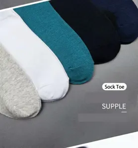 Vue détaillée de chaussettes basses homme, coton fin respirant, pointe sans couture.