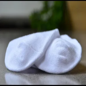 Chaussettes courtes blanches homme detail, chaussettes invisibles coton ete respirantes.