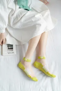 Thin transparent crystal socks for women, cute daisy and letters short ankle socks.