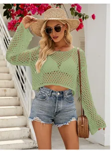 Grüner Strickpullover mit Schlagärmeln und Lochmuster für Damen, stylische Sommerbekleidung.