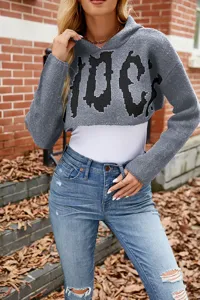Stijlvolle grijze korte gebreide hoodie trui met zwarte letter jacquard voor dames