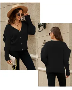 Vista dettagliata del cardigan nero soffice con scollo a V, bottoni di perle e maniche accoglienti.