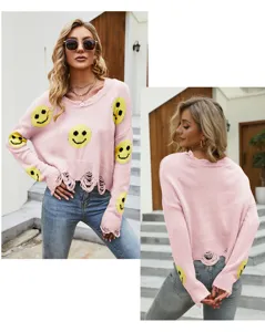 Maglione in maglia rosa con smiley distressed da donna, top casual a maniche lunghe.