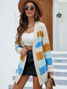 Lockerer Damen Strickcardigan mit Farbblock, mittellanger lässiger Pullover Mantel im Herbst.