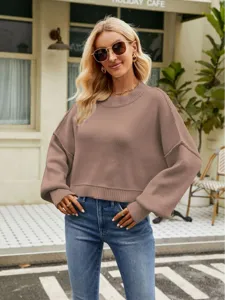 Women casual loose cropped pullover sweater long sleeve crewneck knitwear for autumn winter.