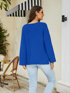 Women long sleeve V-neck knit sweater casual loose pullover top for daily autumn wear.