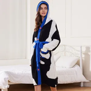 Thick fleece hooded bathrobe for women, cozy colorblock loungewear sleepwear robe.