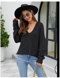 Vrouwen zwarte gebreide trui v-hals detailweergave, gezellige oversized trui herfst.