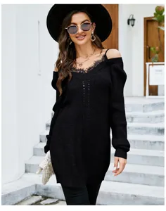 Schwarzer damen pullover mit spitze v-ausschnitt strick-oberteil details in sexy off-shoulder.
