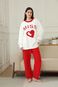 Women winter warm fleece loungewear set, long sleeve sweater and trousers with heart design.
