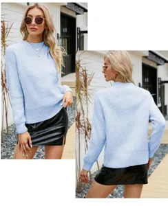 Primo piano del maglione in maglia a costole azzurro chiaro con maniche lunghe e trama.