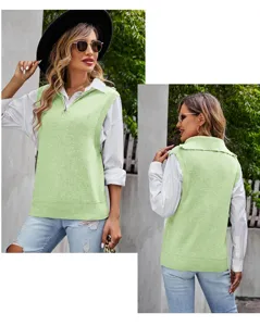 Vista detallada del chaleco de punto verde con cuello en v combinado con camisa blanca.