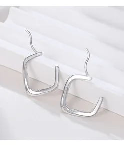 Boucles d'oreilles créoles géométriques en argent sterling S925 style français détail vue