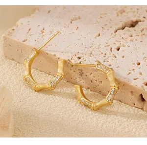 Créoles boucles d'oreilles en argent 925 motif bambou avec oxydes de zirconium scintillants.
