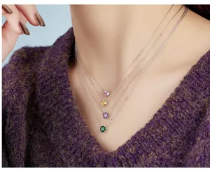 Magnifique collier multi-rangs en argent sterling avec pendentifs pierres de naissance.