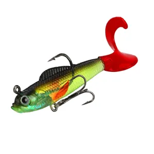 Detaillierte Nahaufnahme des 9cm weichen Angelköders mit T-Schwanz und Haken für Barsche.