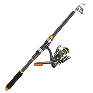 Detalle de cana de pesca telescopica, primer plano de carrete, equipo negro y dorado.