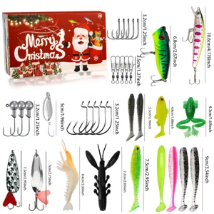 Weihnachts Angelköder Set mit verschiedenen harten und weichen Ködern sowie einer Geschenkbox.