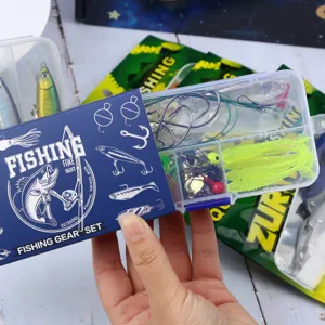 Set di scatola per attrezzi da pesca con esche artificiali realistiche e pratico organizer.