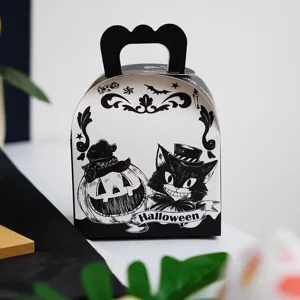 Vue détaillée de boîte cadeau portable d'Halloween, avec joli design de citrouille et chat.