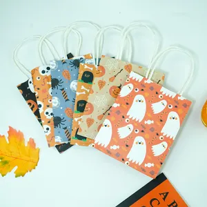 Halloween mini papieren cadeautasjes met handvatten en griezelige ontwerpen voor feestjes.