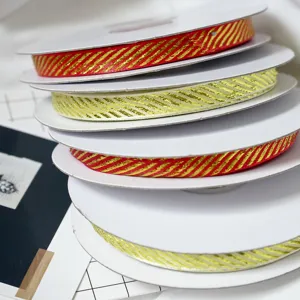 Gestreiftes Webband 1cm gold dekoratives Schleifenband fuer Geschenkverpackung Basteln